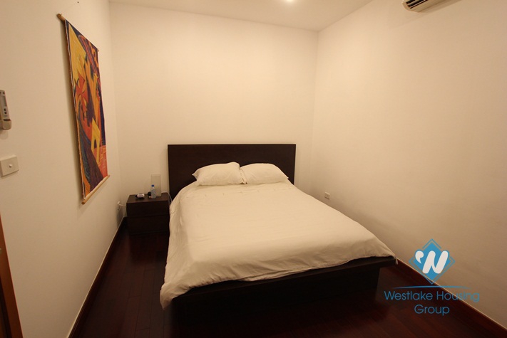 Three-bedroom apartment on the lake for rent in Westlake area